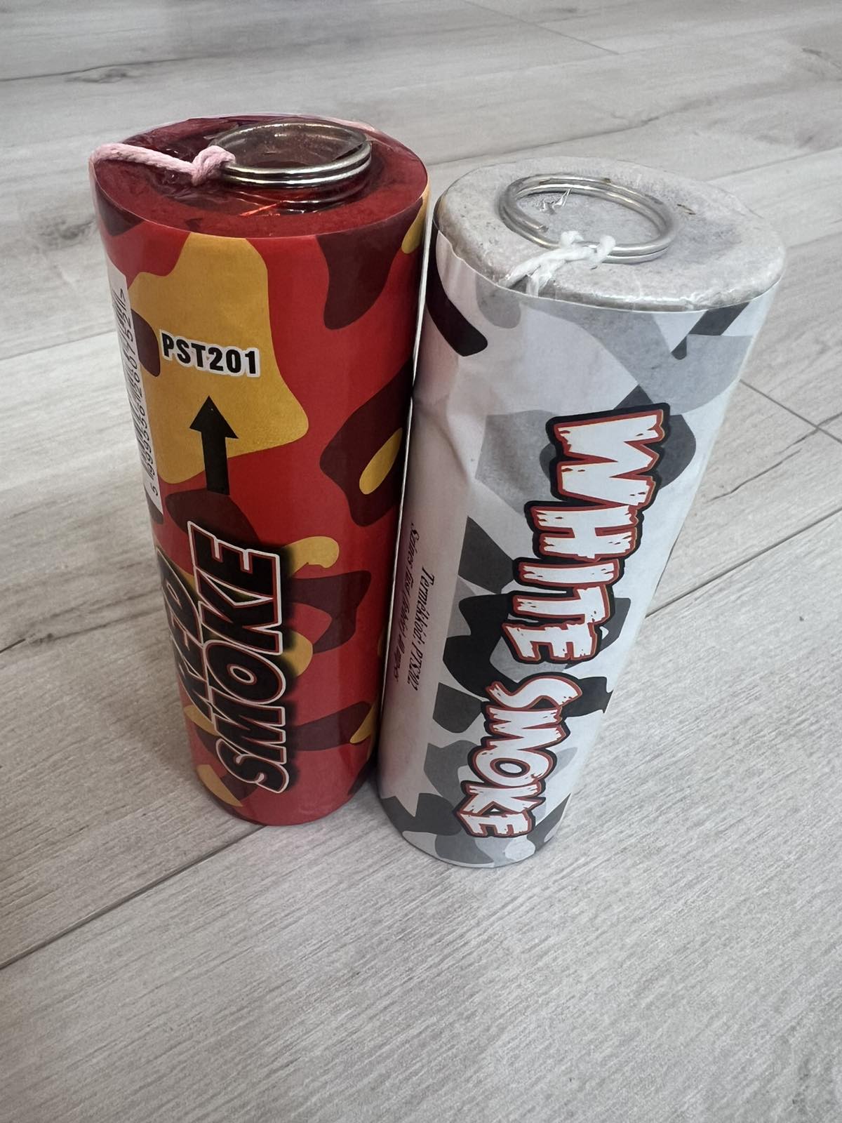Anglia/szurkolói csomag (2 db/csomag) Füstgyertya_70_gránát_piros_fehér