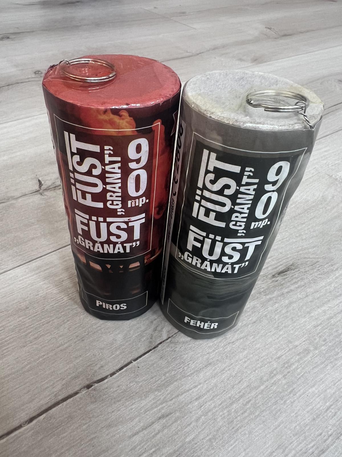 Anglia/szurkolói csomag (2 db/csomag) Füstgyertya_90_gránát_piros_fehér